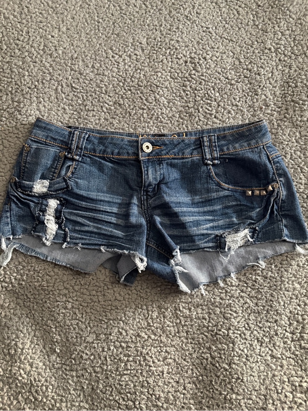 vintage low raised Rue 21 blue denim shorts with studs
